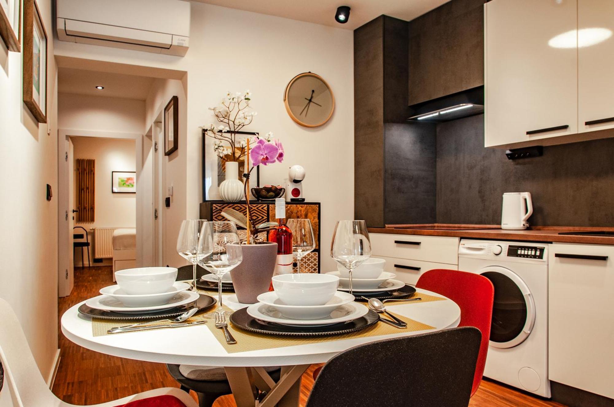Six In The City Apartment, Ljubljana Kültér fotó